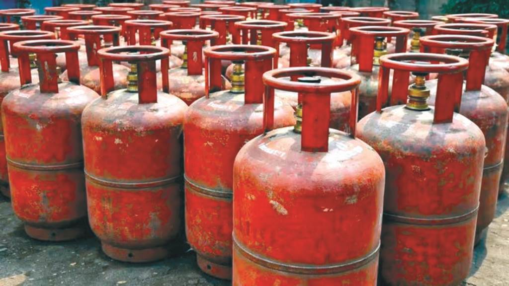 Common people get a big blow from inflation LPG cylinder prices hiked by Rs 60